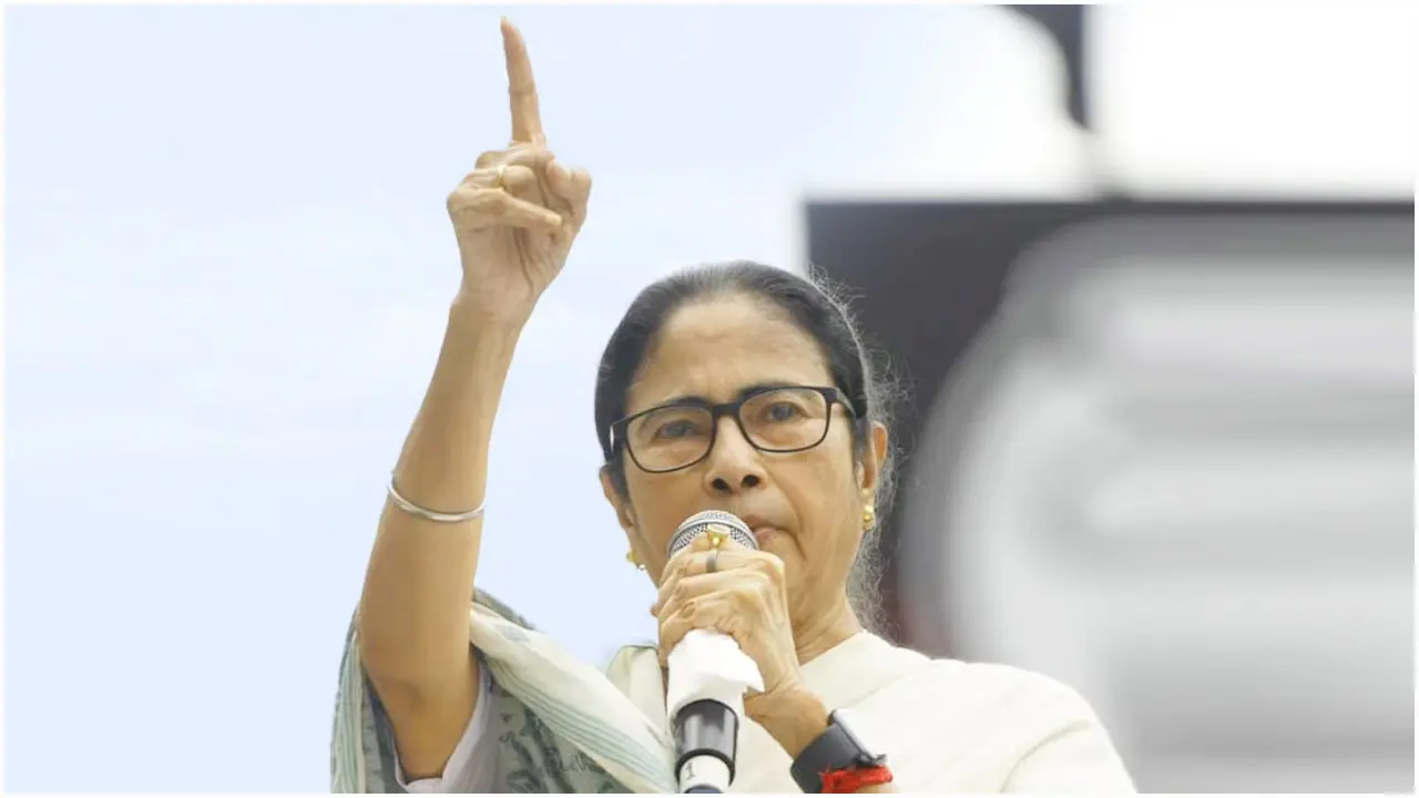 আমি পদত্যাগ করবো না : মমতা