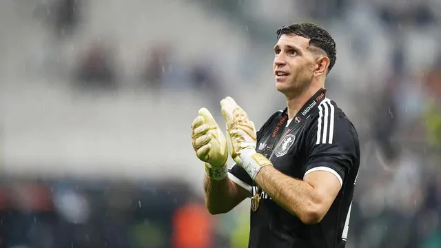২০ দিনের জন্য মাঠের বাইরে, বিশ্বকাপ খেলতে পারবেন তো মার্টিনেজ?