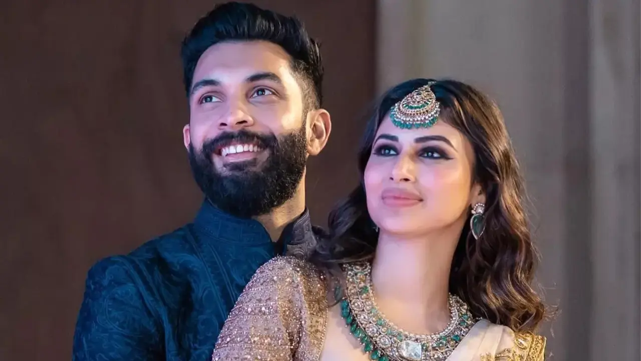 ‘মৌনীকে বিয়ে করা মানেই নজরদারি চলবে’