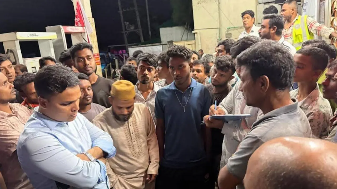 ভবনের নিচতলায় ভাড়াটিয়ার জ্বালানি তেল মজুত, হঠাৎ আগুন