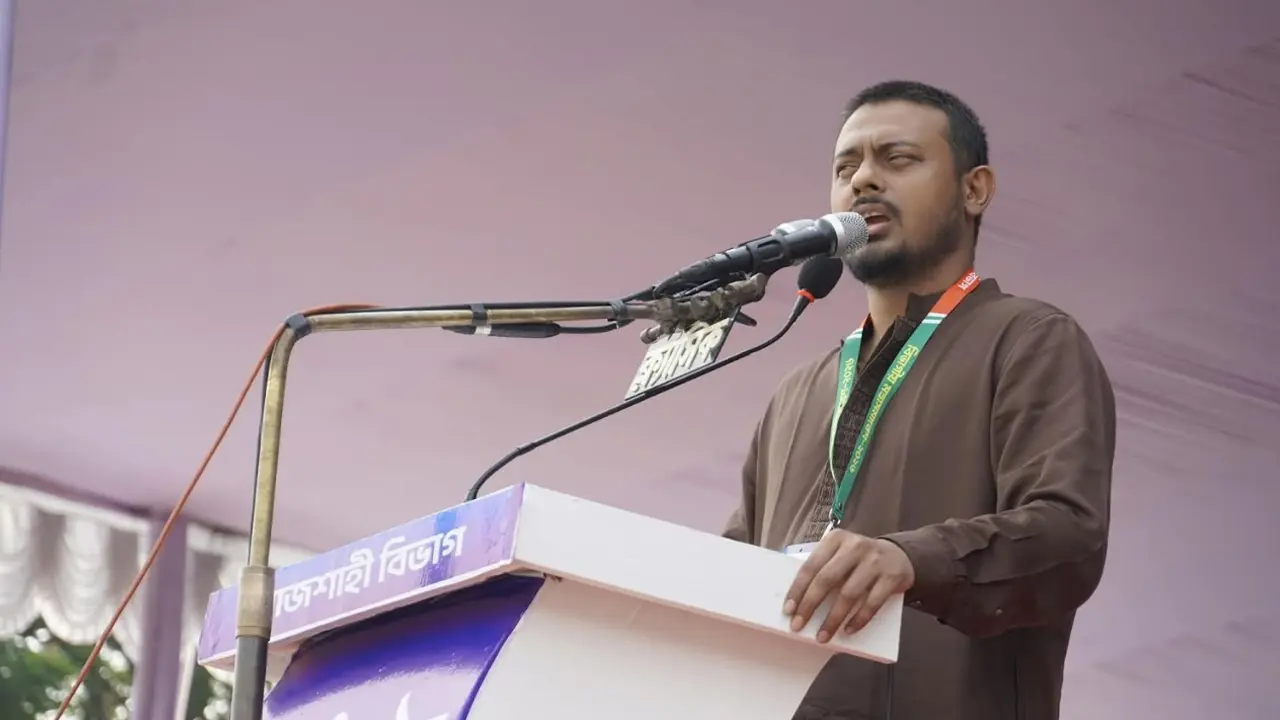 ‘শেখ হাসিনাকে নিয়ে আসব এই দেশে, তাকে ফাঁসির কাষ্ঠে ঝুলাবো’