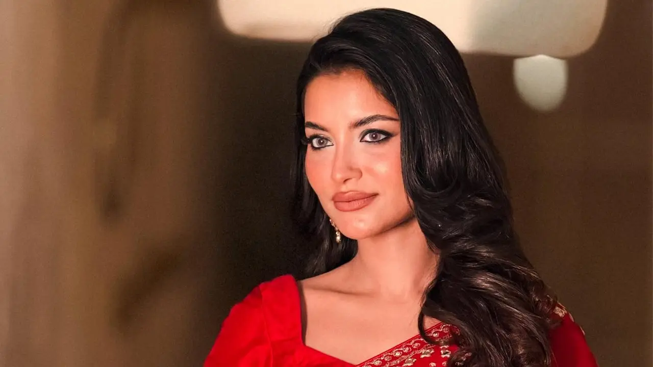 ‘গ্রামের মানুষ এখন তুষিকে চিনে না, চিনে ওই পাগলীকে’