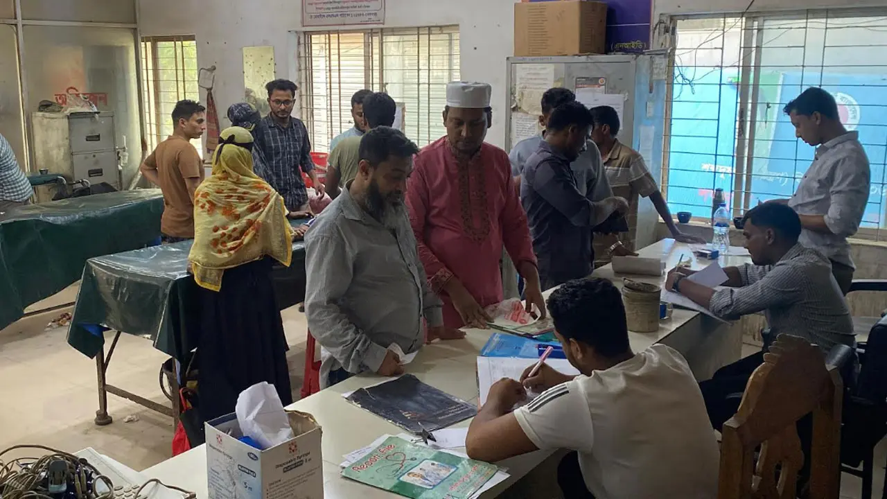 নোয়াখালীতে পশু কোরবানি করতে গিয়ে ৬ ঘণ্টায় আহত ৩০