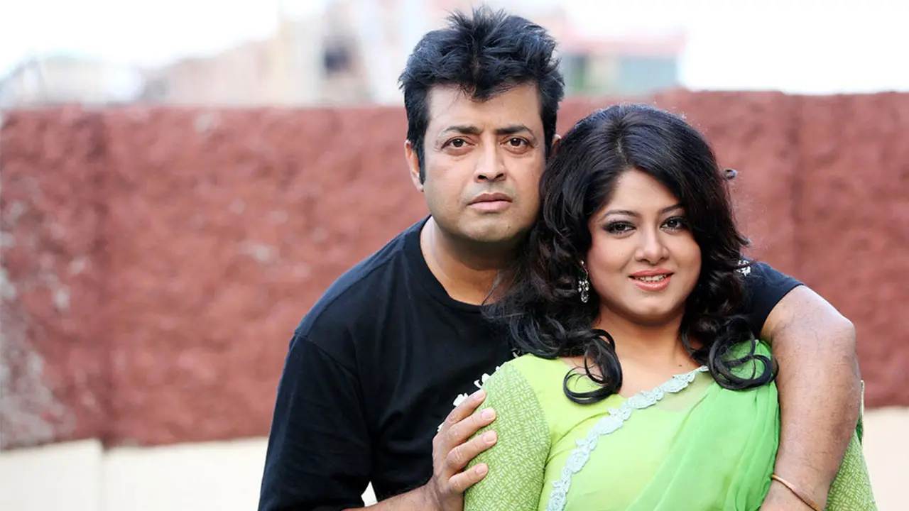 ‘কন্ট্রাক্ট ম্যারেজ’ নিয়ে বিতর্ক, ওমর সানি-মৌসুমীর তীব্র প্রতিবাদ