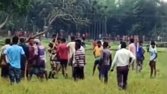বাংলাদেশি গরু ধরে নিয়ে যাওয়ার সময় বিএসএফকে প্রতিহত করল এলাকাবাসী