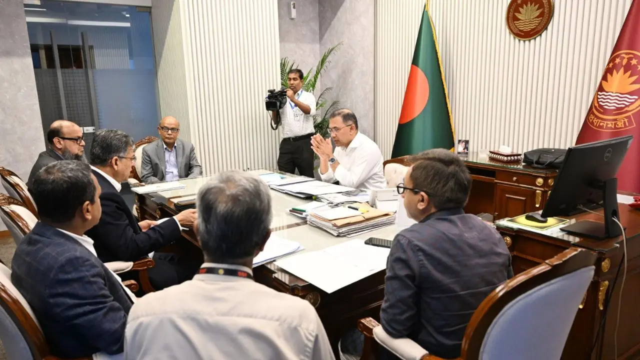 লবণ চাষিদের জীবনমান উন্নয়নে প্রধানমন্ত্রীর তাগিদ