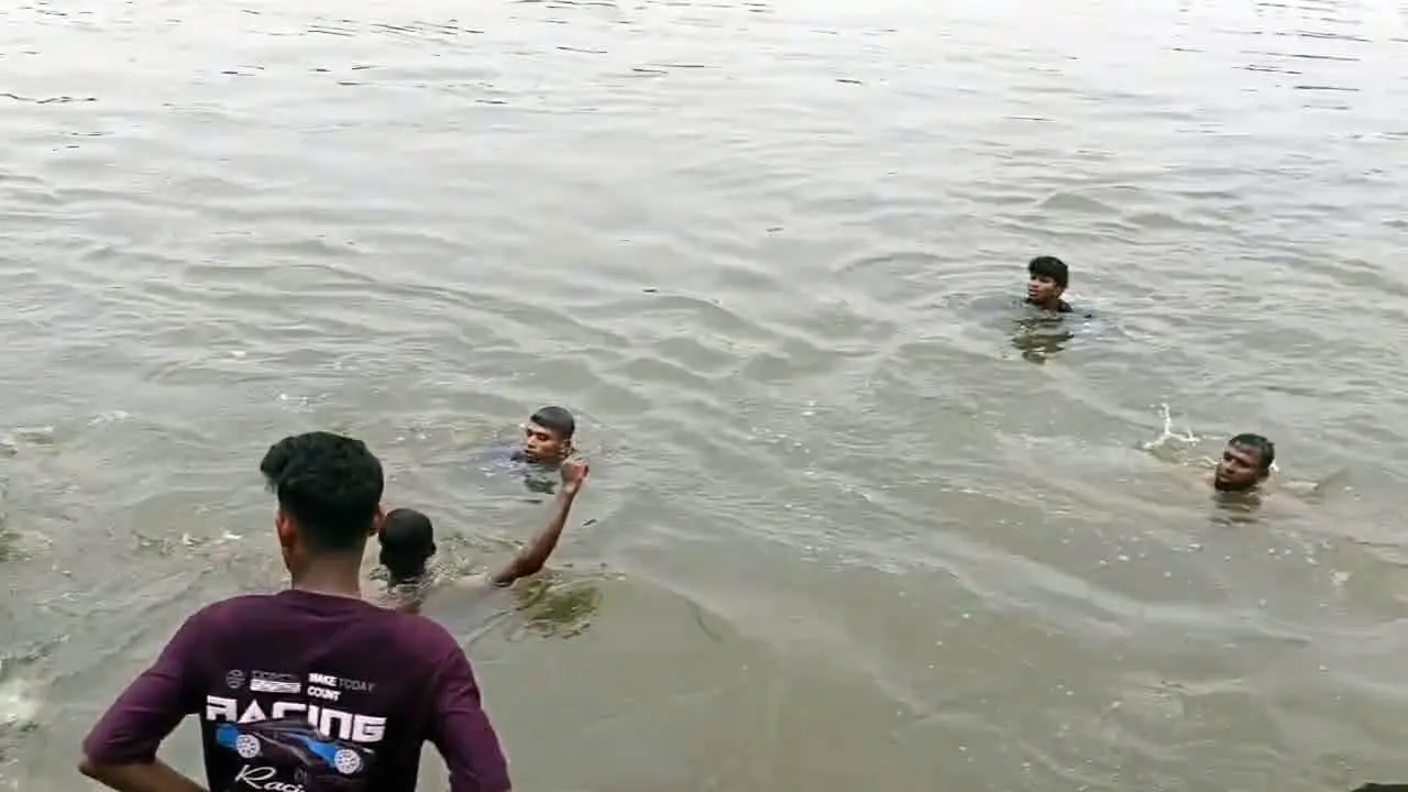 ‘গ্রামে ঈদ করতে এসে ছেলেকেই কোরবানি দিলাম’