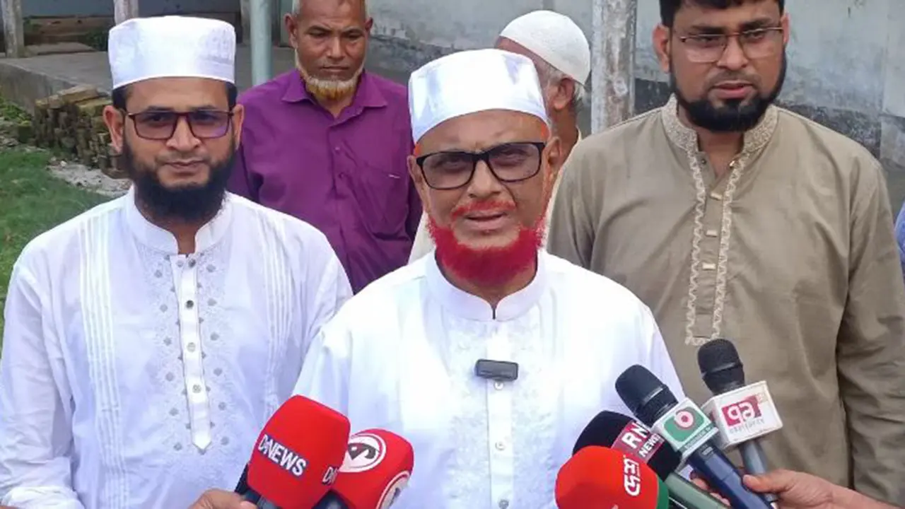 ‘করুণ পরিণতি হতে পারে’—আমলাদের সতর্ক করলেন এটিএম আজহার