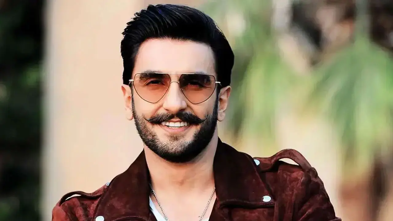 মিনারেল ওয়াটার দিয়ে গোসল করেন রণবীর সিং!