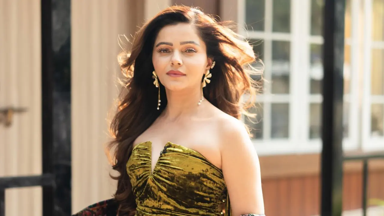 ‘লোকে বলতো বুড়ি হয়ে গেছে, অদ্ভুত দেখতে লাগছে’