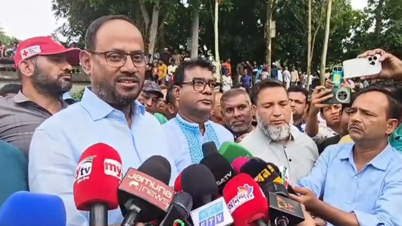 বিগত ফ্যাসিস্ট সরকার আর এ সরকার এক নয় : প্রতিমন্ত্রী সালাউদ্দিন টুকু