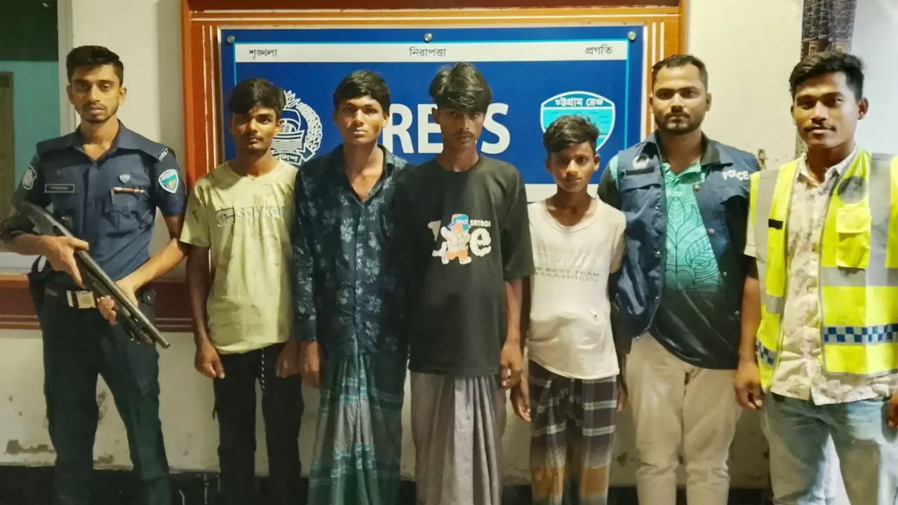 চট্টগ্রামে স্কুলছাত্রীকে আটকে সংঘবদ্ধ ধর্ষণের অভিযোগ, আটক ৪