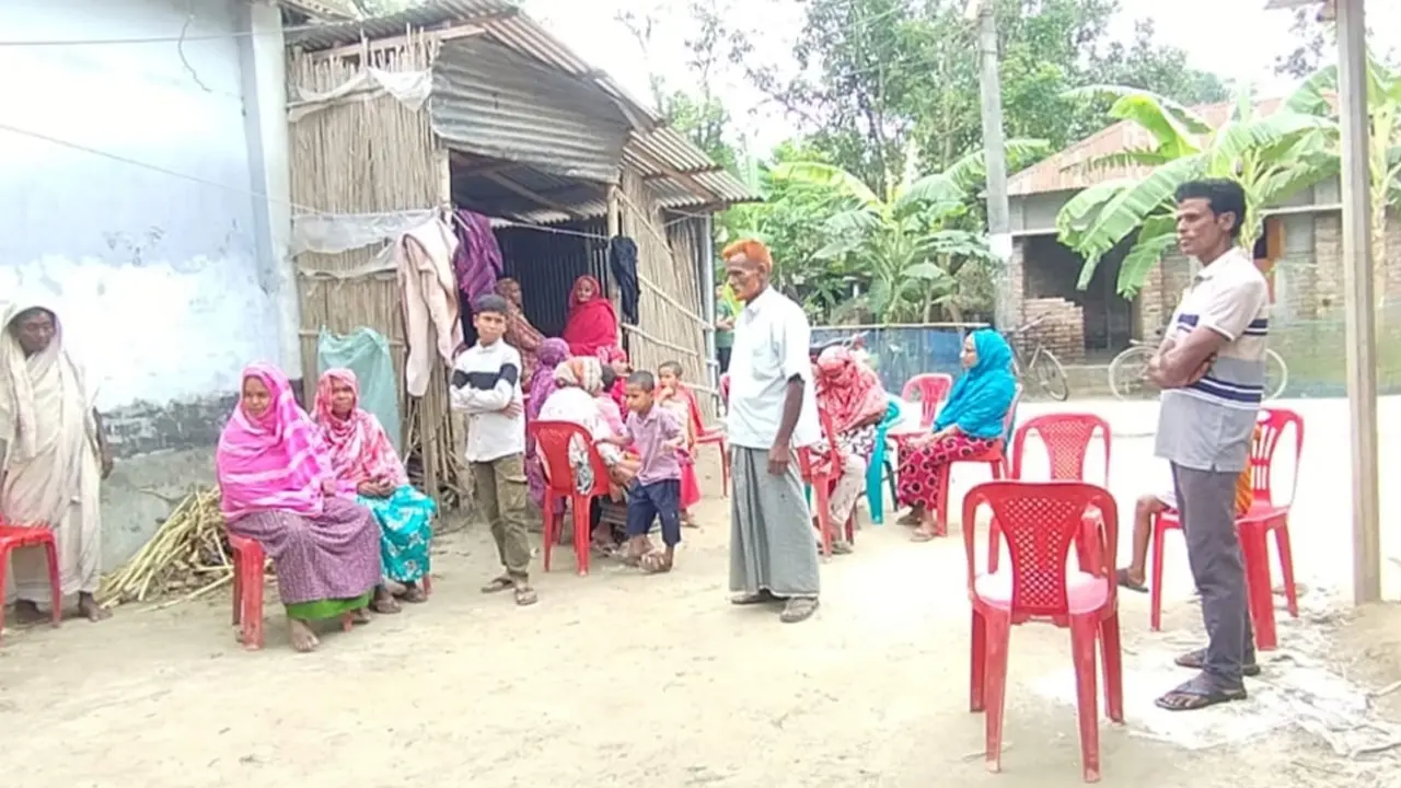 নাতির ছোড়া হাসুয়া বিদ্ধ হয়ে দাদির মৃত্যু