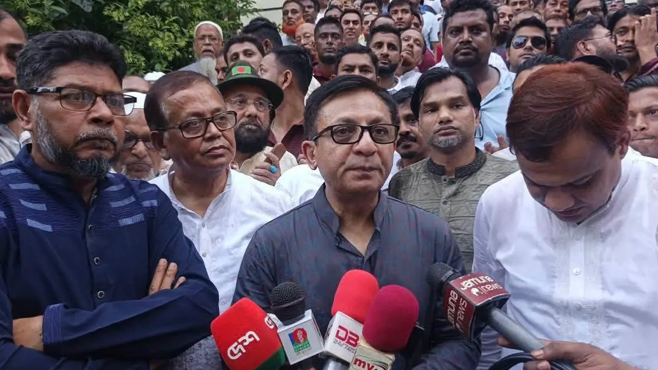 চামড়া সংরক্ষণে বিভাগীয় শহরে হবে আধুনিক স্লটার হাউজ : বাণিজ্যমন্ত্রী