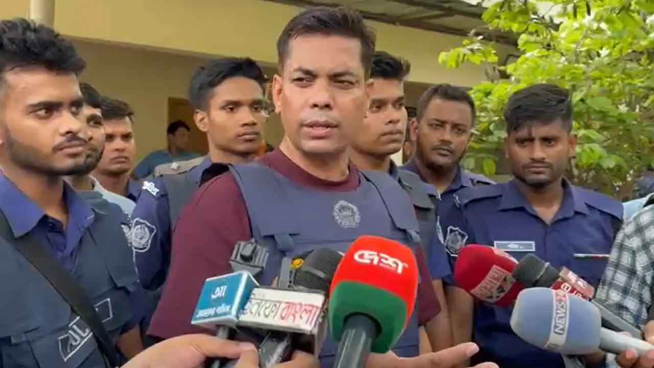 সন্ত্রাসীরা যতই ঝামেলার দিকে যাক, আমরা প্রতিহত করার চেষ্টা করব