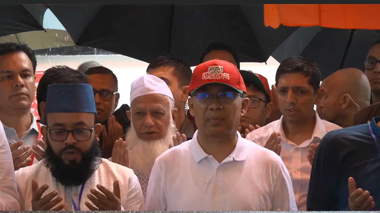 শাহজালালের কবর জিয়ারত করলেন প্রধানমন্ত্রী