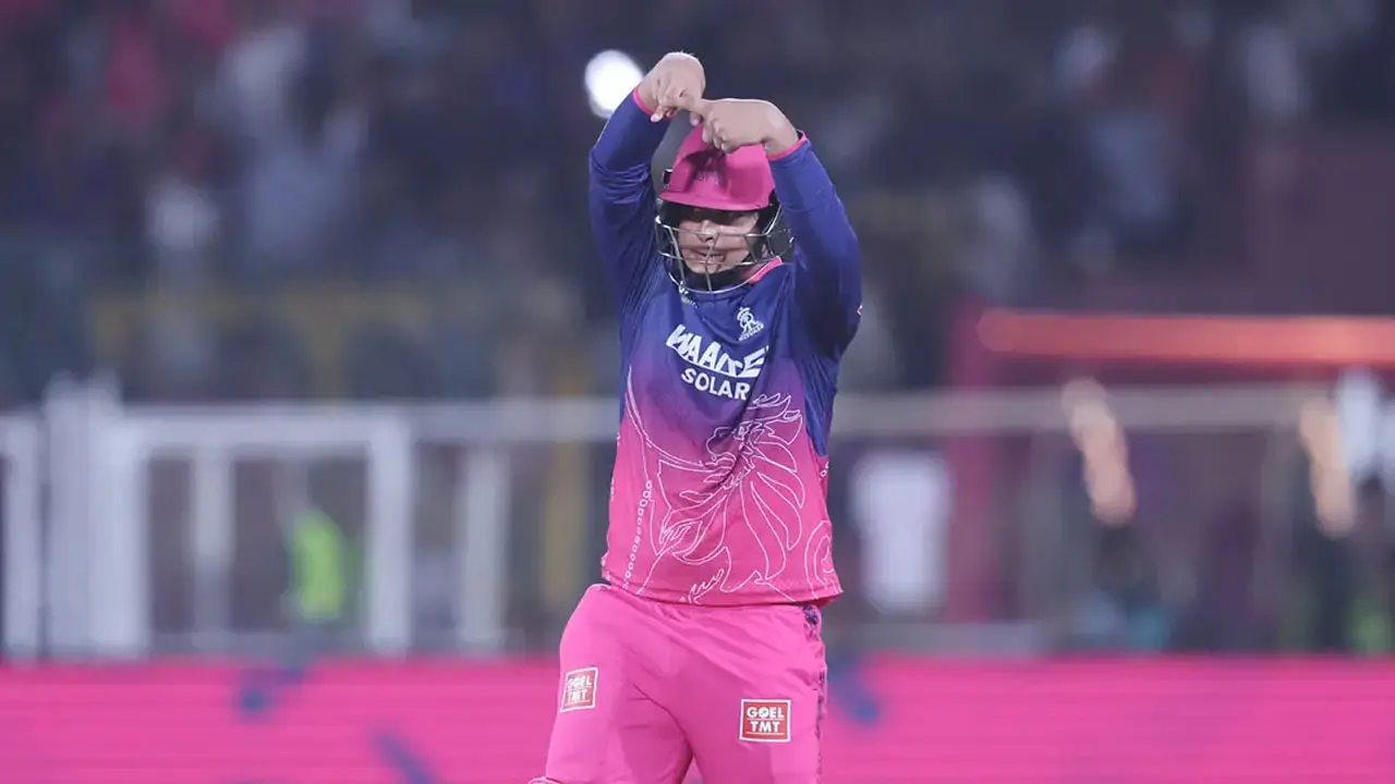 মায়ের জন্য বিশেষ উদযাপন বৈভবের
