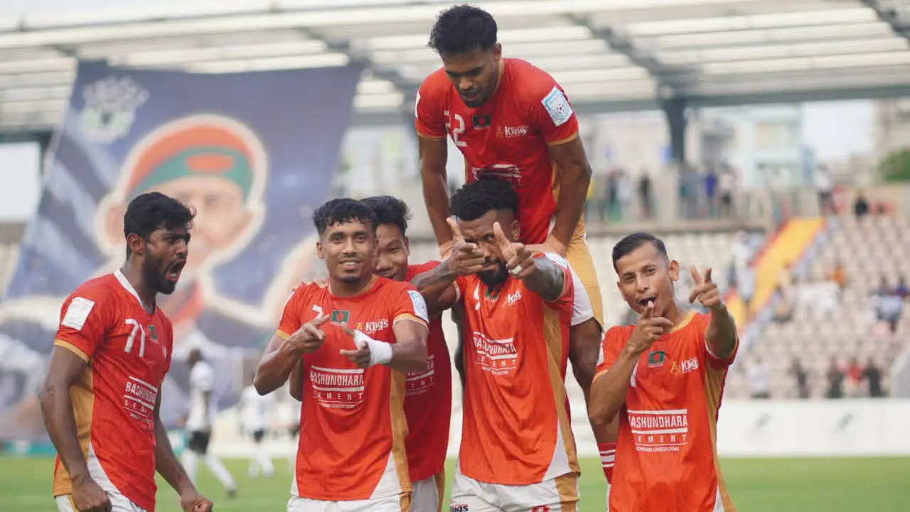 ডরিয়েল্টনের হ্যাটট্রিকে ট্রেবল শিরোপা কিংসের