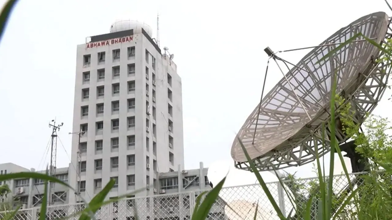 ১০ জেলায় তাপপ্রবাহ, তিন বিভাগে ভারী বৃষ্টির আভাস