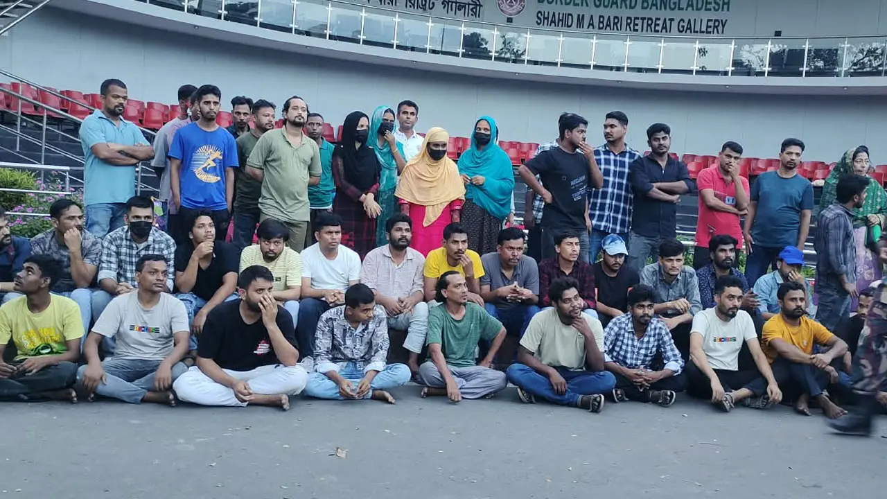 ভারতে সাজাভোগ শেষে দেশে ফিরলেন ৪৭ নারী-পুরুষ