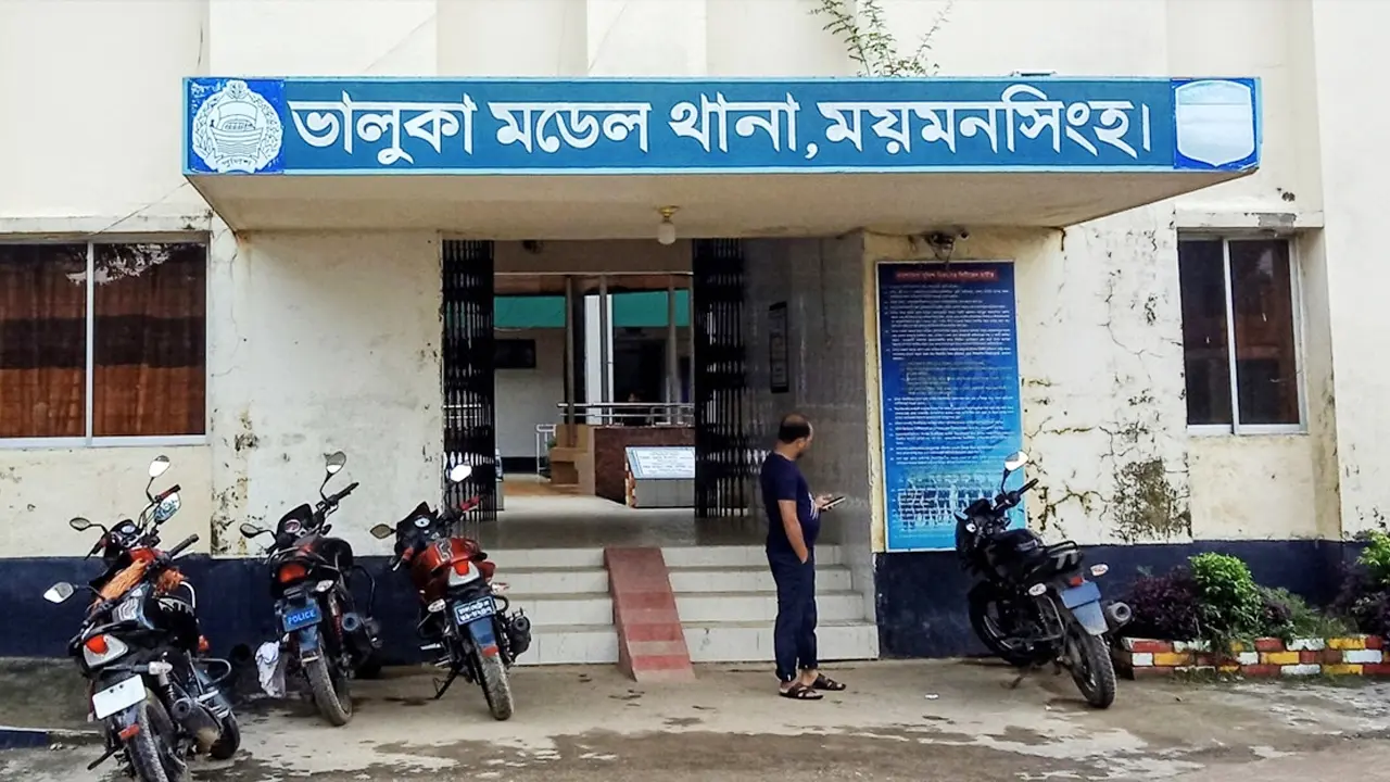 মাটির ঘরের দেয়াল ধসে শিশুর মৃত্যু, বাবা আহত