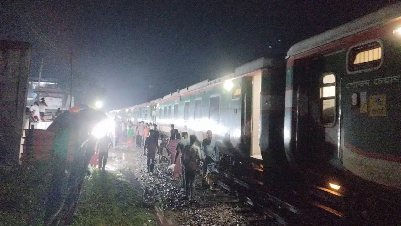বগুড়ায় কুড়িগ্রাম এক্সপ্রেসের বগি লাইনচ্যুত
