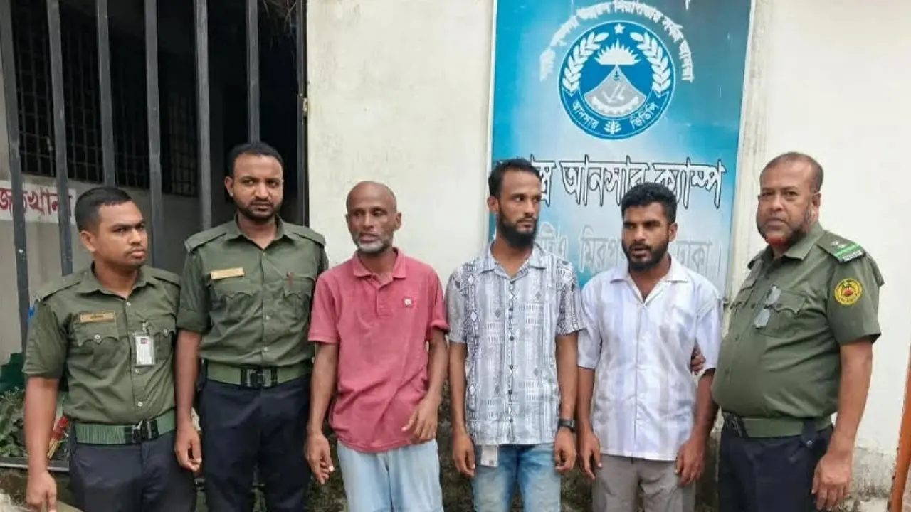 মিরপুর বিআরটিএতে ভ্রাম্যমাণ আদালত, ৪ দালালকে জেল-জরিমানা