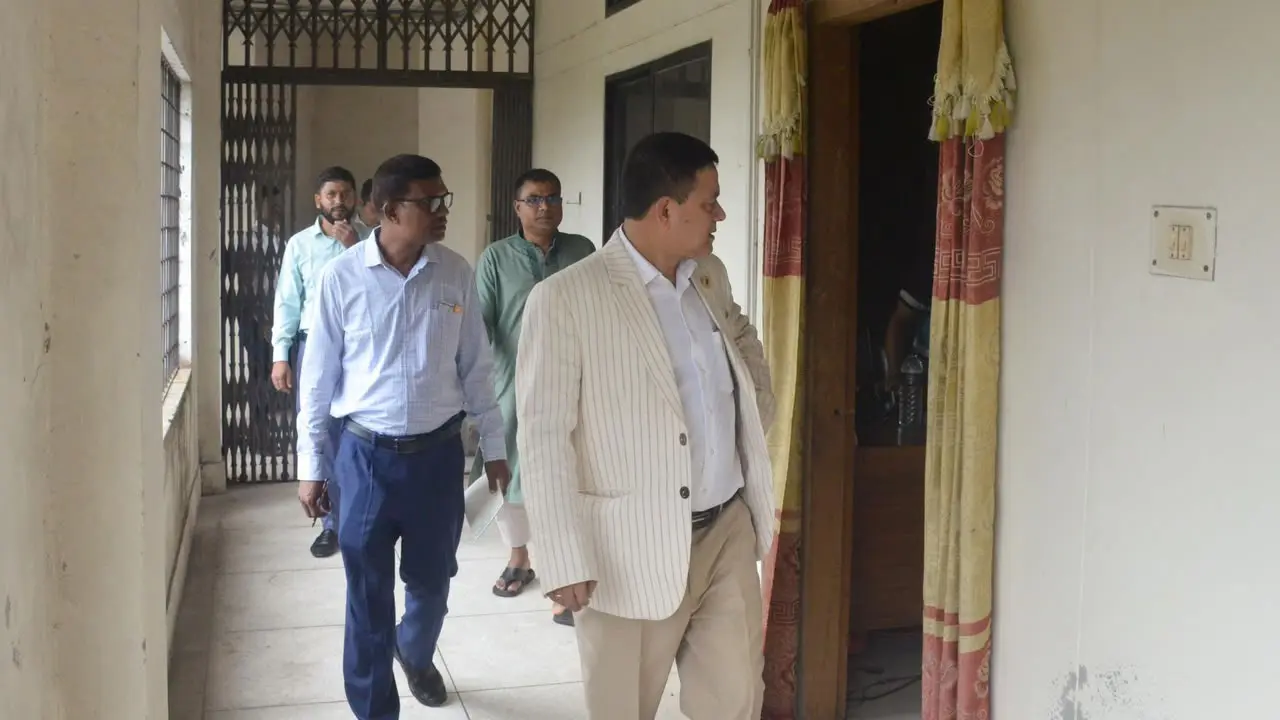 ২২ কর্মকর্তা-কর্মচারীকে সতর্ক করলেন বেরোবি উপাচার্য
