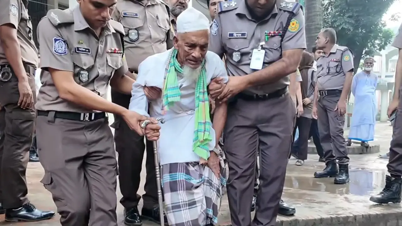 ১০ বছরের দণ্ড পাওয়া ‘১০৪ বছরের’ আসামির আত্মসমর্পণ