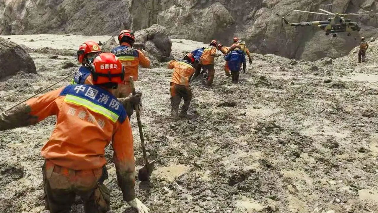 যেভাবে তিব্বতে বন্যার ছবি ধামাচাপা দিয়েছে চীন