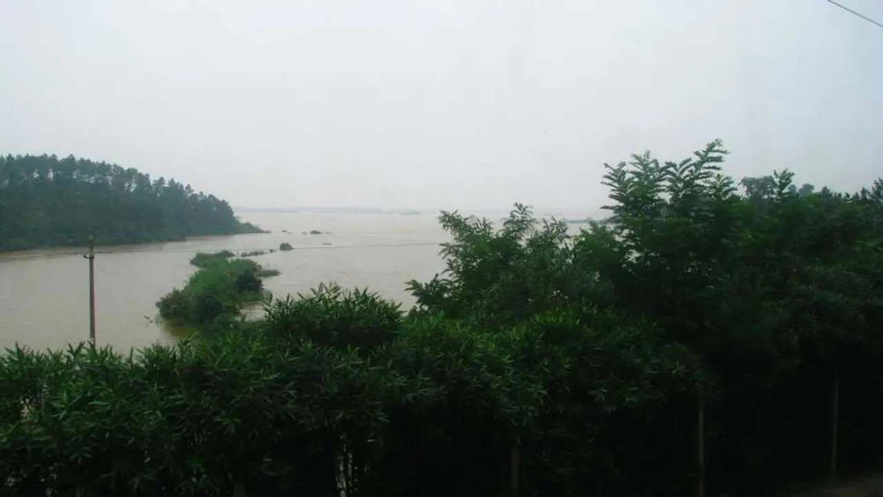 চীনে ভূমিধসে নিহত এক, নিখোঁজ অন্তত ১১