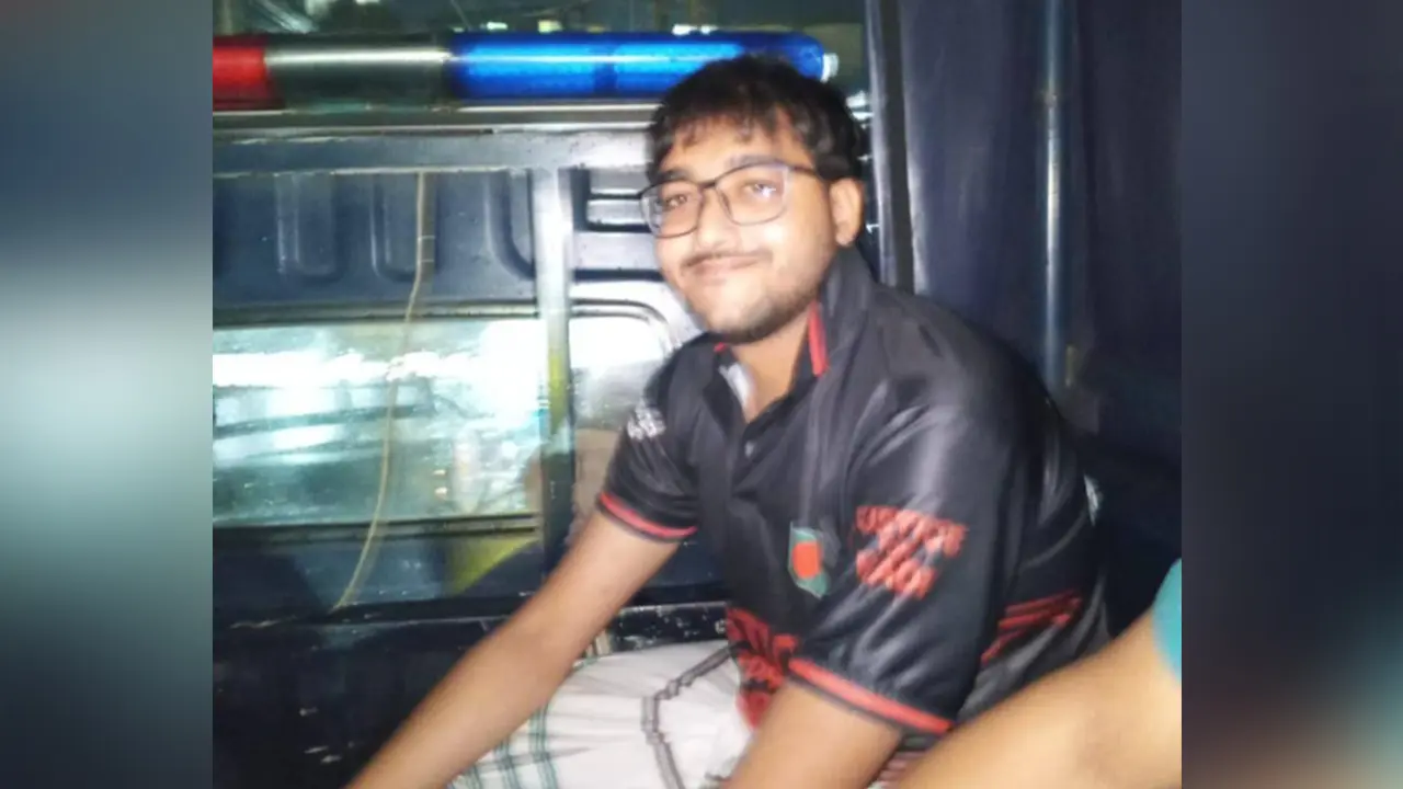 বিদ্যুৎ বিল বেশি আসায় প্রধানমন্ত্রীকে কটূক্তি, সেই যুবক কারাগারে