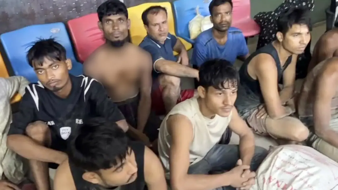 সাগরপথে মালয়েশিয়া পাচারের চেষ্টা, টেকনাফ থেকে ১৫ জন উদ্ধার
