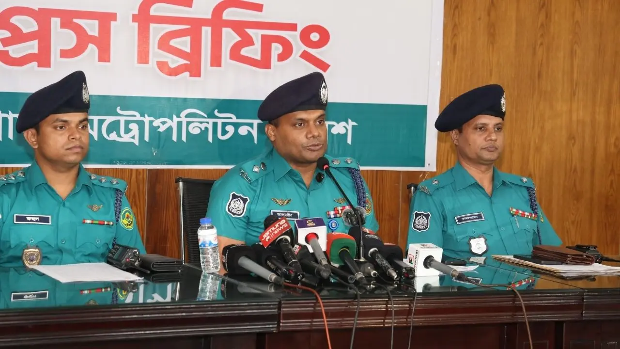 ৭ ভরি স্বর্ণ ও ১৫ লাখ টাকা উদ্ধার, নারীসহ গ্রেপ্তার ৭