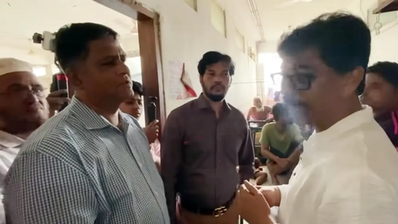 সুইপার আর হারপিক নিয়ে আসেন আমি ক্লিন করবো: কৃষিমন্ত্রী