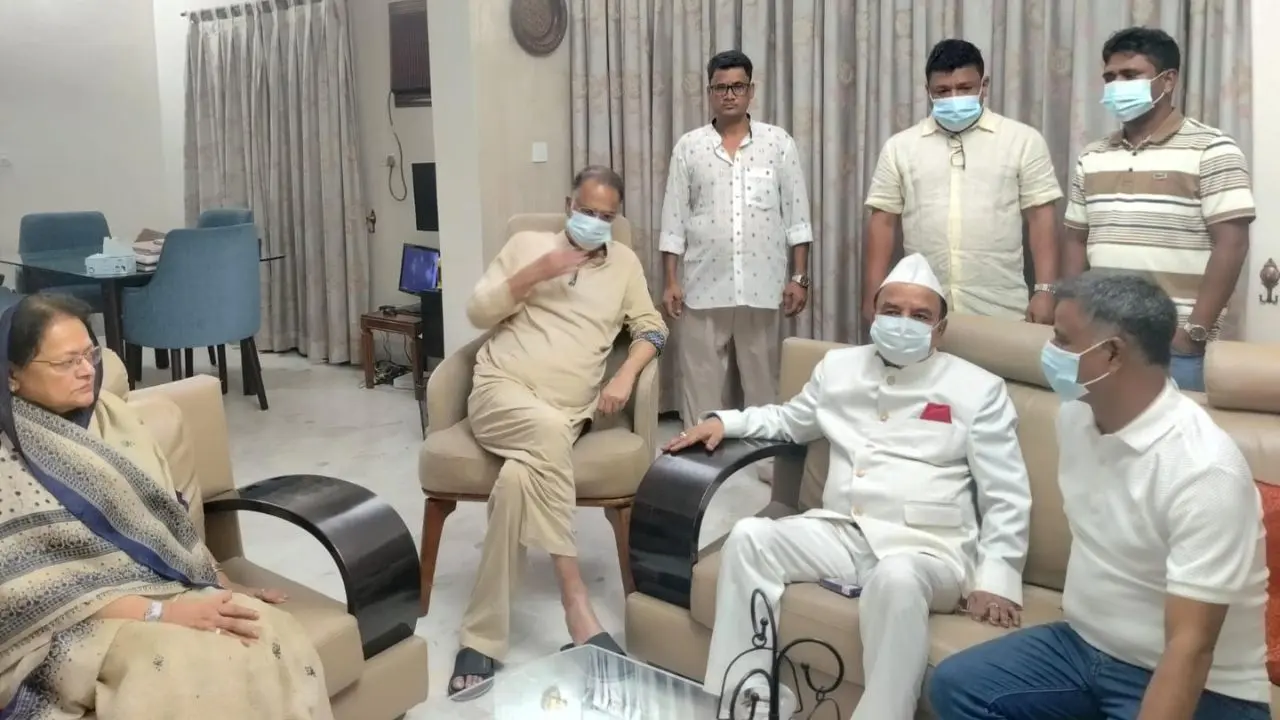 অসুস্থ জ্বালানী মন্ত্রীকে দেখতে বাসায় গয়েশ্বর রায়