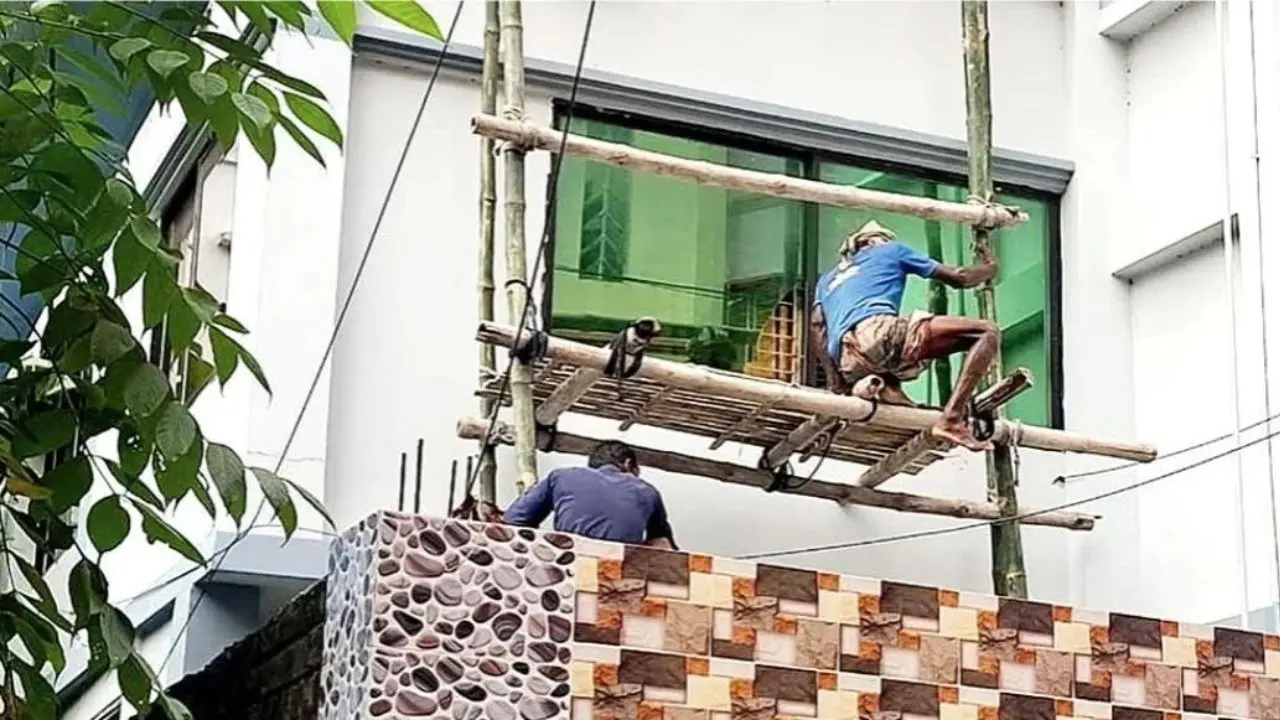 সাকিবের মাগুরার বাড়িতে সংস্কার কাজ নিয়ে আলোচনা