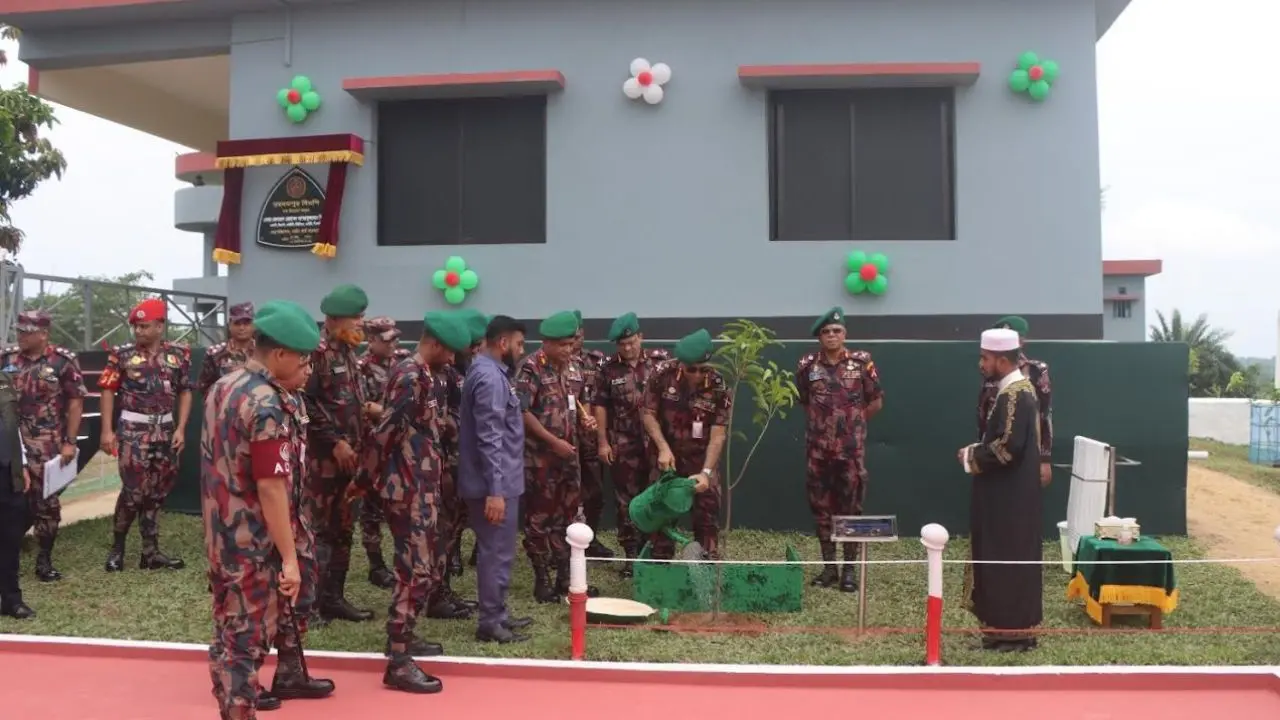 ফটিকছড়ি সীমান্তে বিজিবির নজরদারি আরও জোরদার হবে : মহাপরিচালক