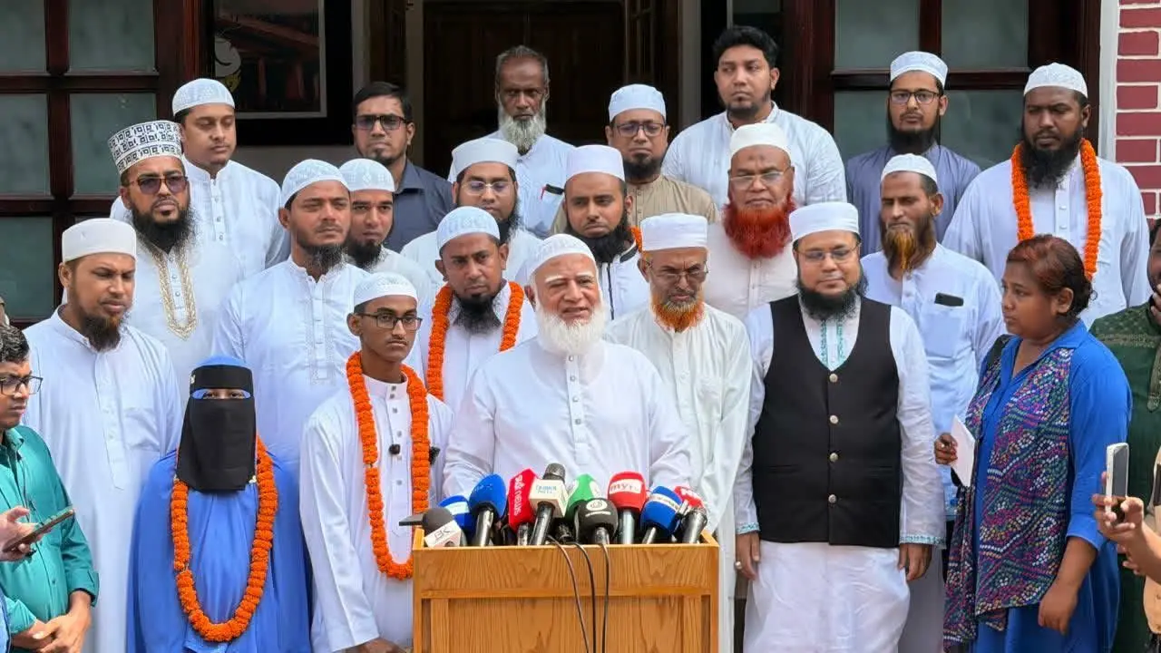 মক্কায় কুরআন প্রতিযোগিতায় বিজয়ী ৪ হাফেজকে জামায়াত আমিরের সংবর্ধনা
