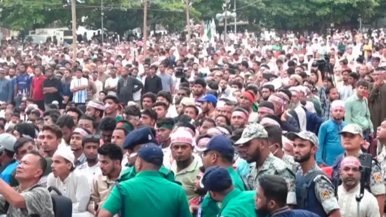 লালদিঘিতে ১১ দলীয় জোটের লংমার্চের সমাবেশ শুরু