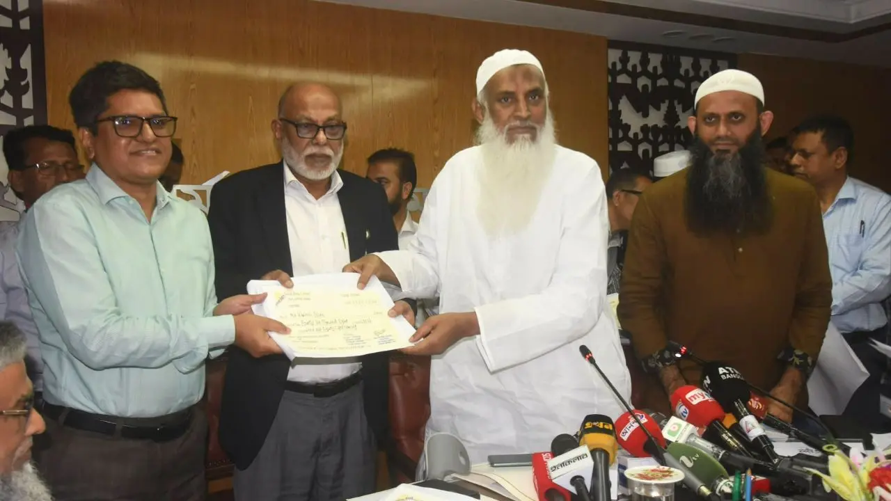 সরকারি ব্যবস্থাপনার হাজিদের সর্বোচ্চ ১ লাখ ৬৪ হাজার ১৯০ টাকা ফেরত