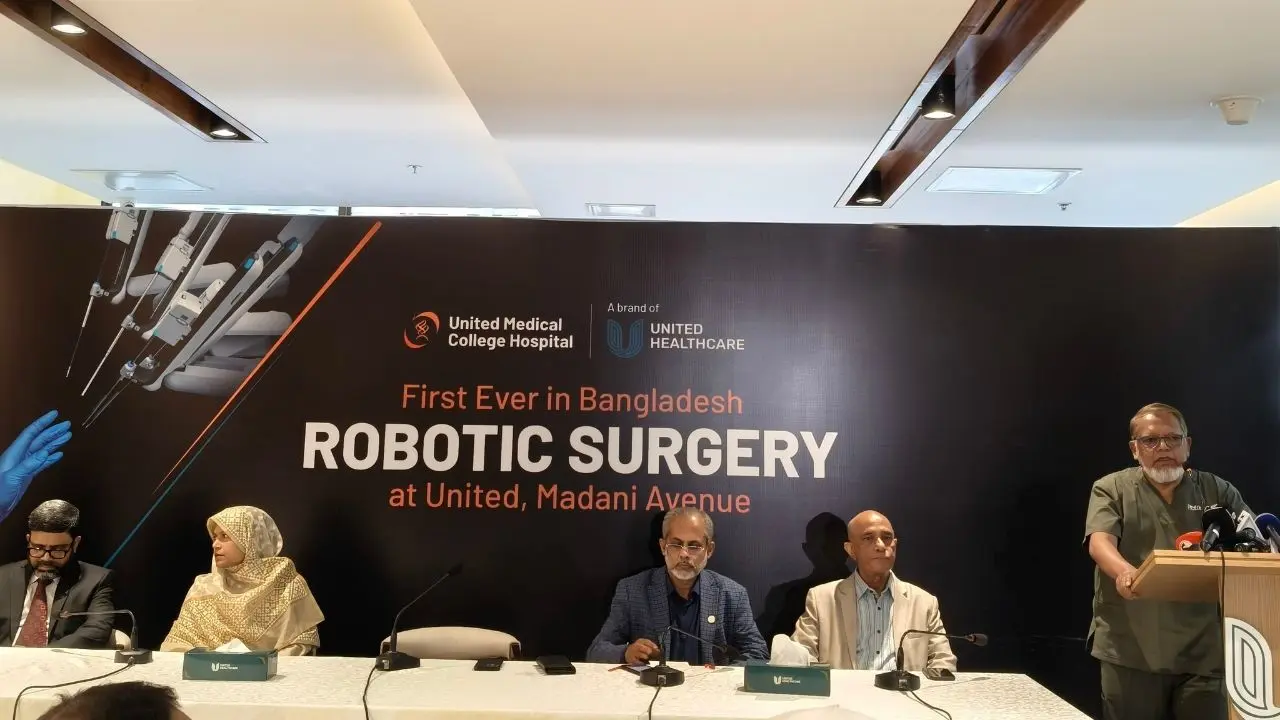 দেশে প্রথম পূর্ণাঙ্গ রোবোটিক সার্জারি, একদিনে দুই অস্ত্রোপচার