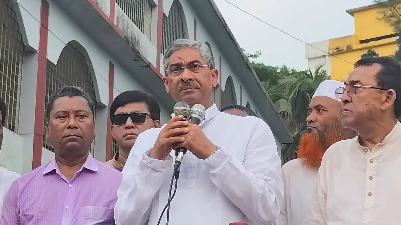 সংসদে বিরোধী দল সুন্দর কথা বলে, বাহিরে ৭১’র রূপ ধারণ করে
