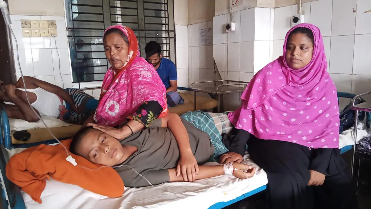 চুরির অপবাদে শিশুর হাত-পা ও চোখ-মুখ বেঁধে নির্যাতন, হাসপাতালে ভর্তি