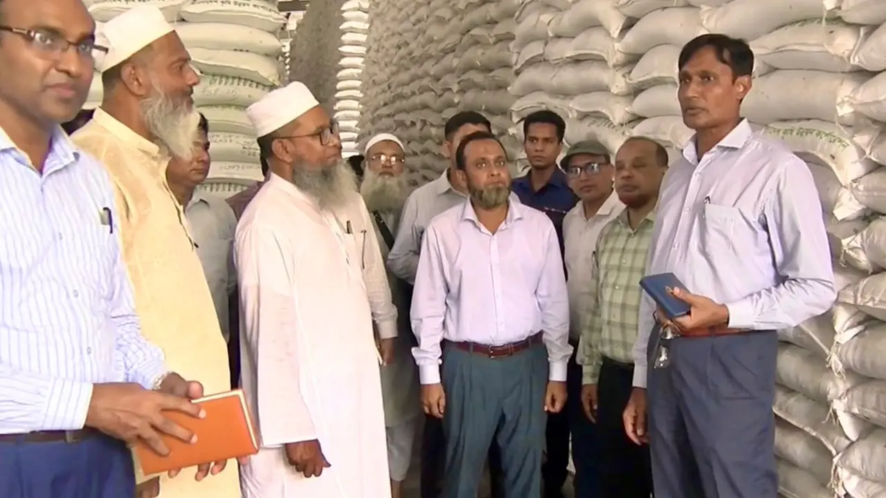 সারের কোনো সংকট নেই : রাজশাহী বিভাগীয় কমিশনার