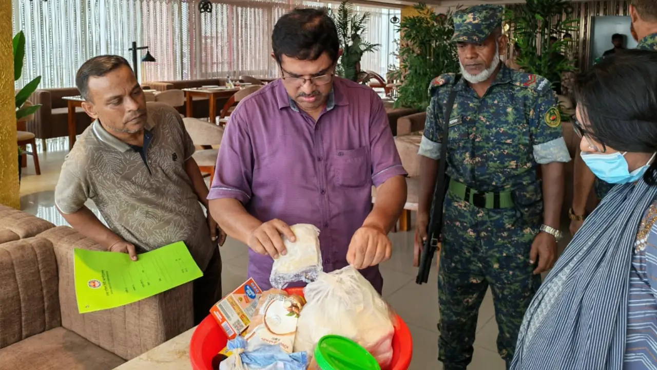 মেয়াদোত্তীর্ণ খাদ্যপণ্য রাখায় জিগাতলার রেস্তোরাঁকে লাখ টাকা জরিমানা