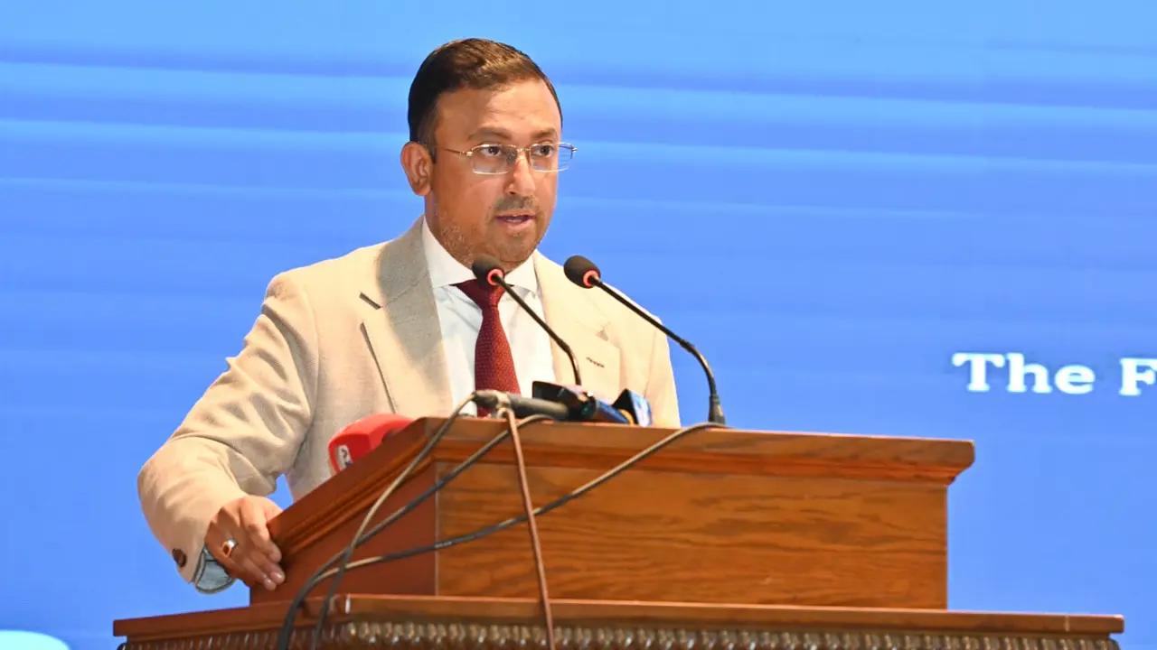 ভারতে ব্রিকস সম্মেলনে যাচ্ছেন না প্রধানমন্ত্রী : হুমায়ুন কবির