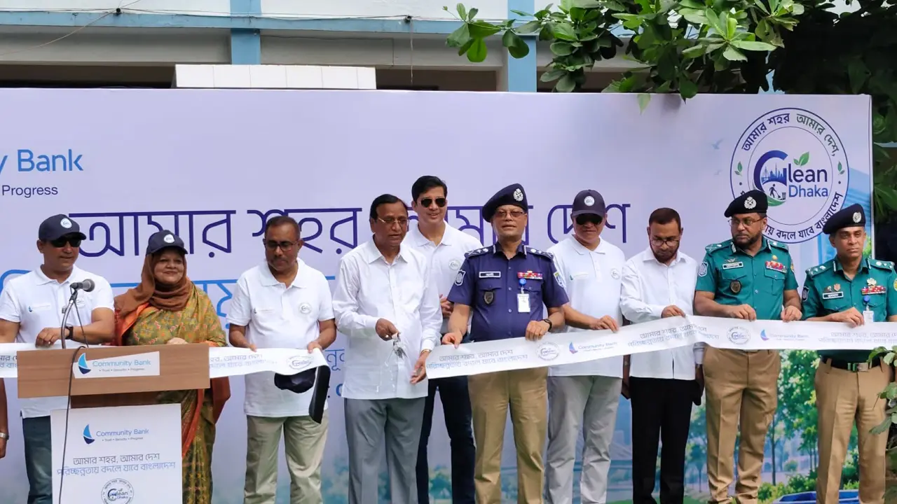 আইনের ফাঁকে আটকে রাখা যায় না মাদক কারবারি ও ছিনতাইকারীদের : আইজিপি