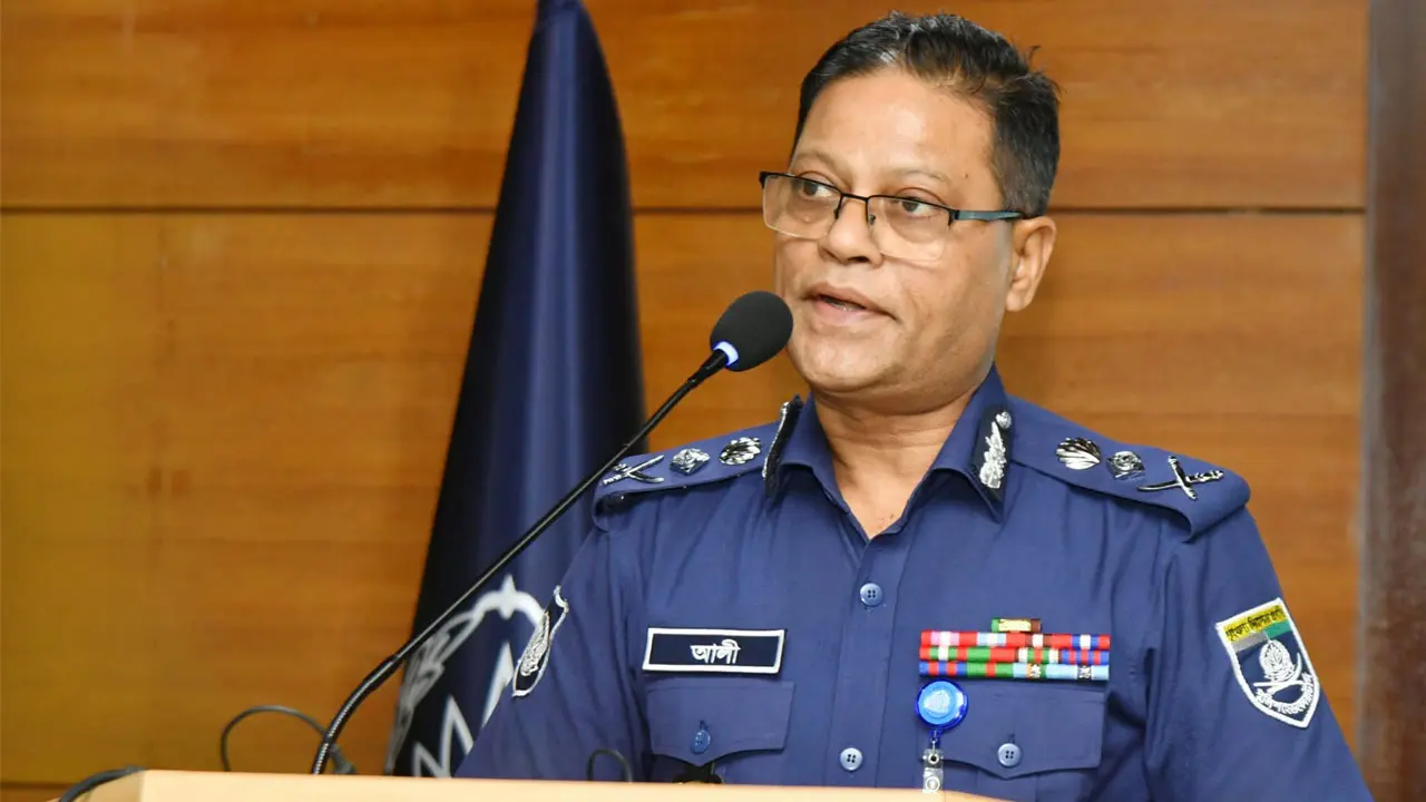 সাইবার অপরাধ মোকাবিলায় পুলিশের সক্ষমতা বাড়ানোর বিকল্প নেই : আইজিপি