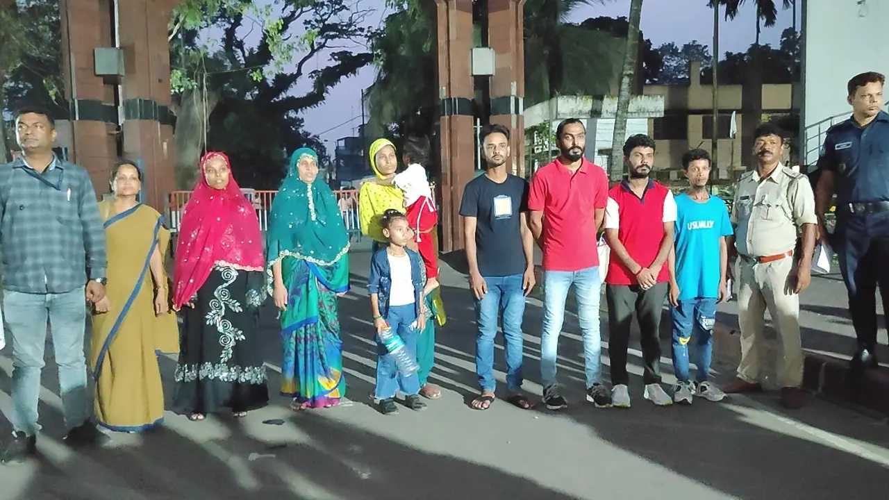 সাজাভোগ শেষে ভারত থেকে দেশে ফিরলেন শিশুসহ ৯ বাংলাদেশি